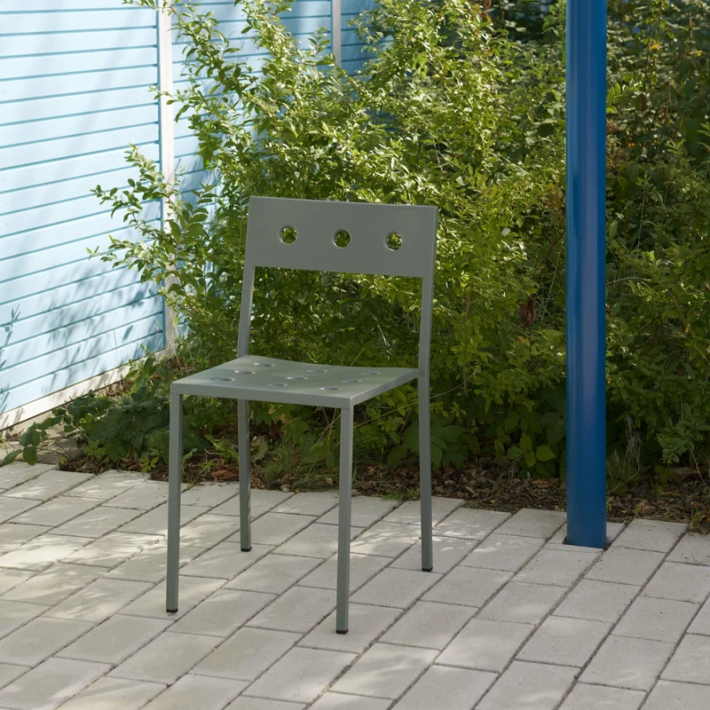 Chaise de jardin en acier rouge Balcony - HAY
