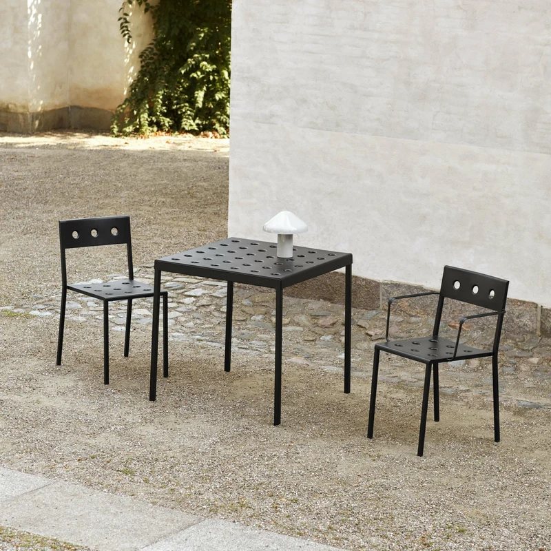 Chaise de jardin en acier rouge Balcony - HAY