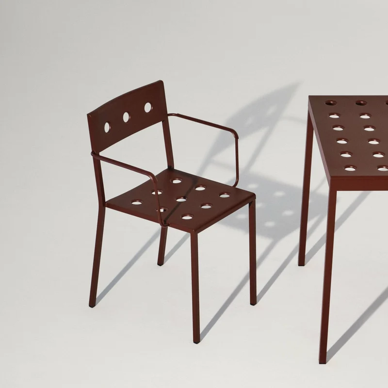 Chaise de jardin avec accoudoirs en acier rouge Balcony - HAY