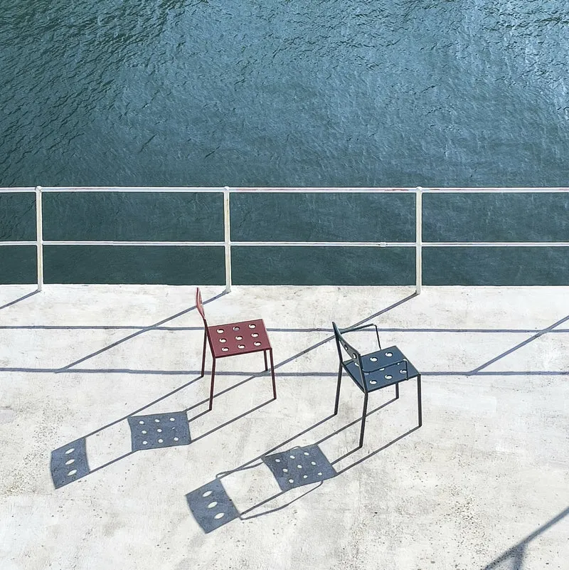 Chaise de jardin avec accoudoirs en acier rouge Balcony - HAY