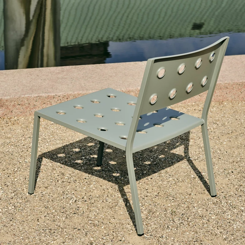 Chaise lounge de jardin en acier anthracite Balcony - HAY