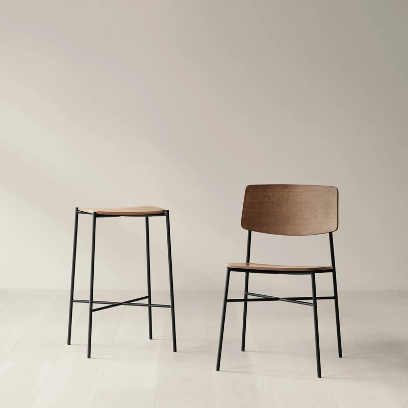 Tabouret de bar en chêne naturel et métal noir Paragon - HANDVÄRK