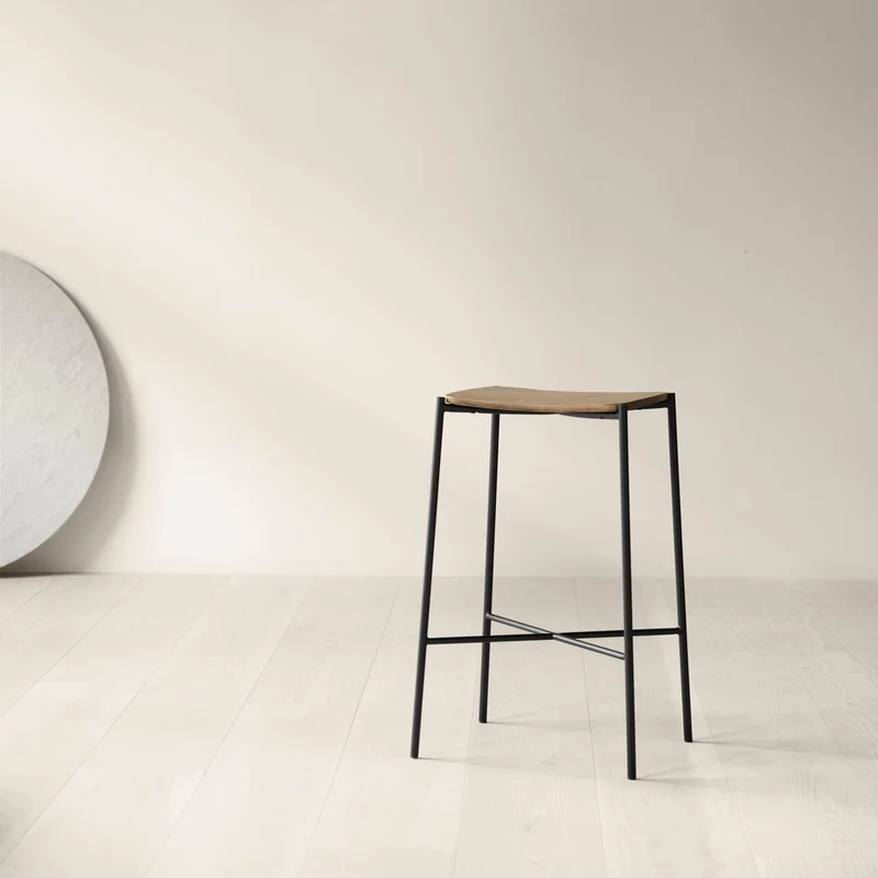 Tabouret de bar en chêne naturel et métal noir Paragon - HANDVÄRK