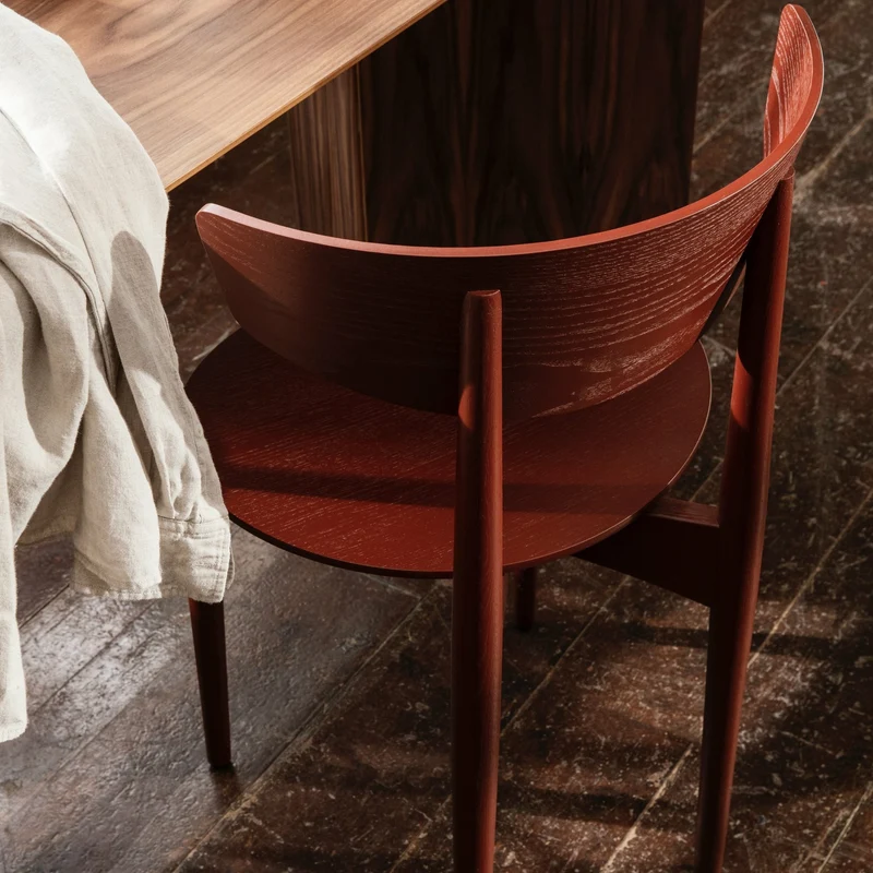 Chaise en bois marron rouge 45 x 75,5 x 46,5 cm Herman - Ferm Living