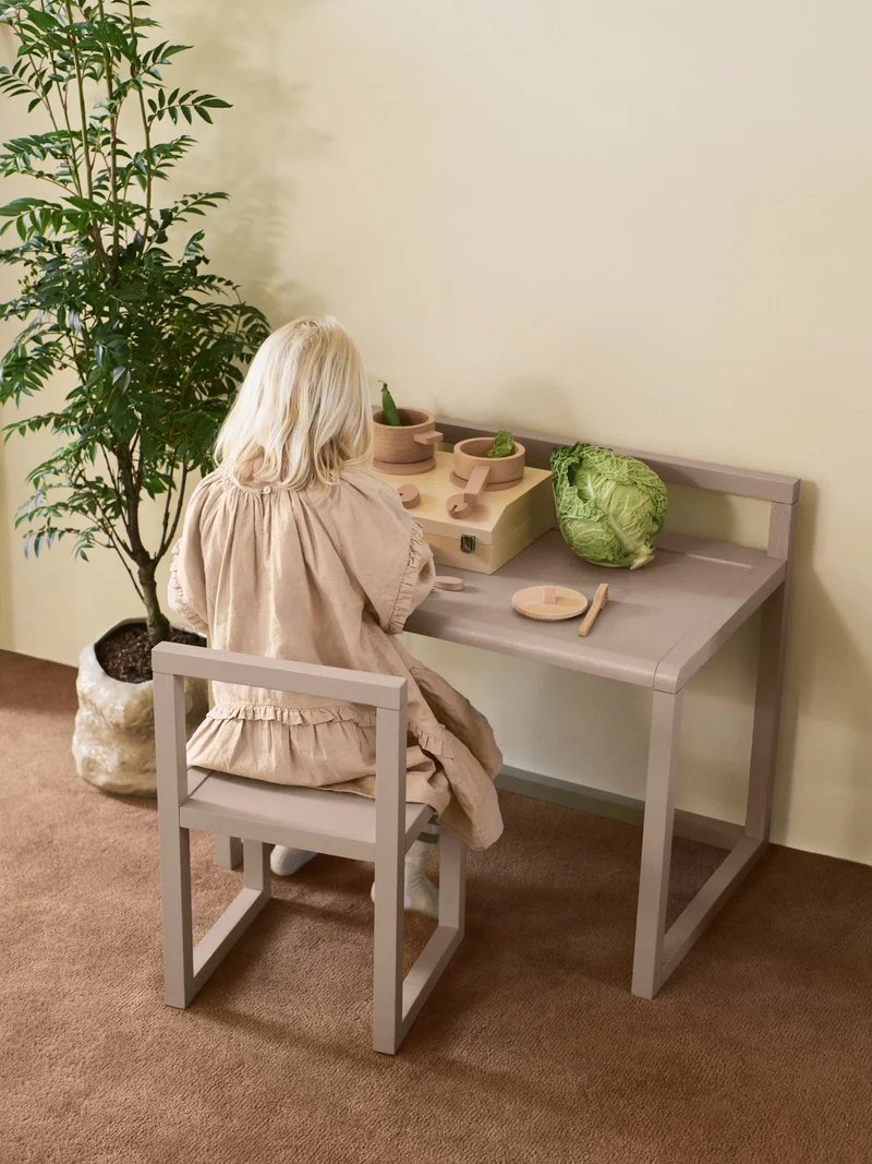 Chaise pour enfant en bois de frêne beige Little Architect - Ferm Living
