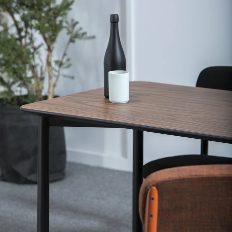 Table à manger en noyer Residence 174 - Kann Design