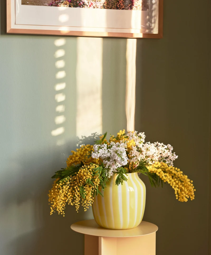 Table d'appoint en acier jaune Slit - HAY