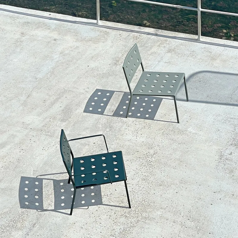 Chaise lounge de jardin avec accourdoirs en acier rouge Balcony - HAY
