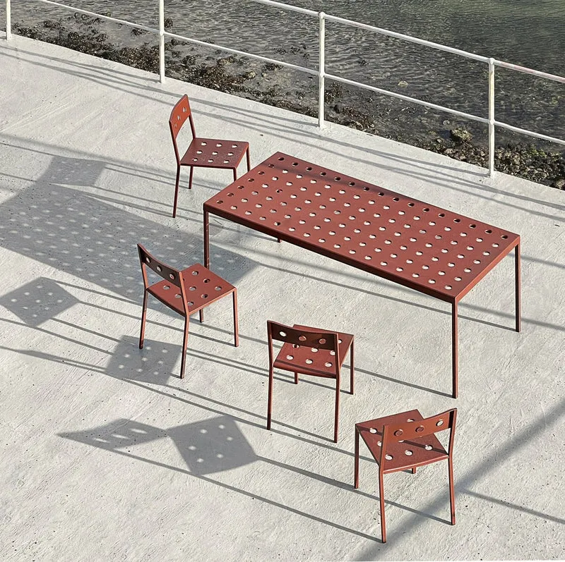 Table de jardin rectangulaire en acier rouge 190 x 87 cm Balcony - HAY