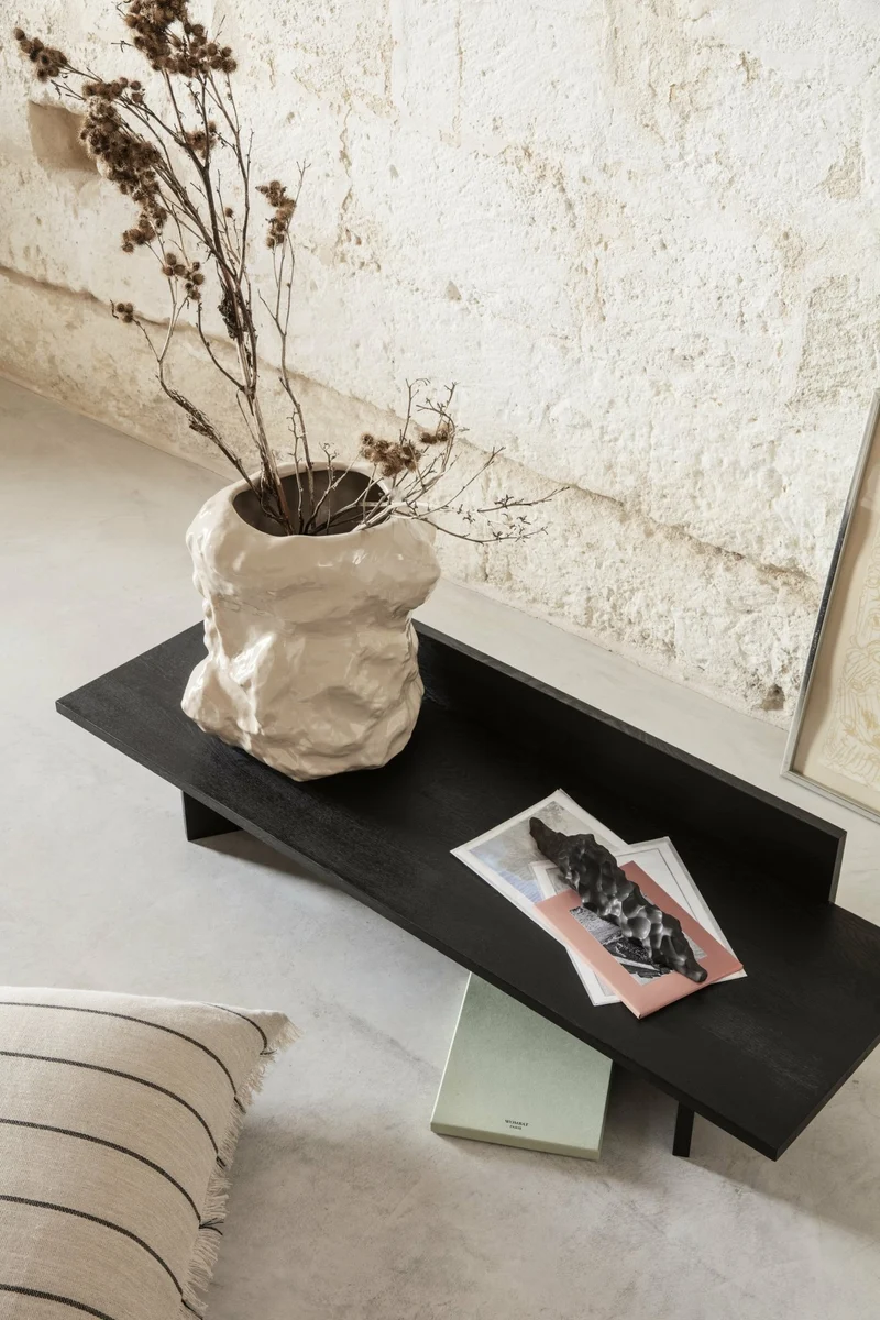 Banc oblique en chêne massif noir - Ferm Living