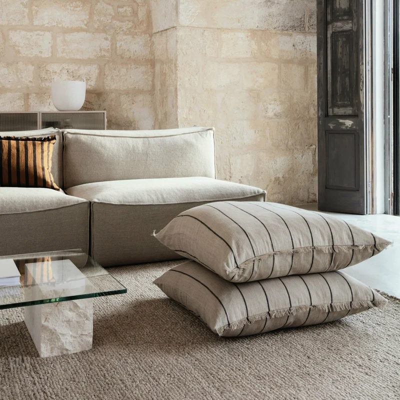 Coussin en lin et coton camel 80 x 80 cm Calm - Ferm Living