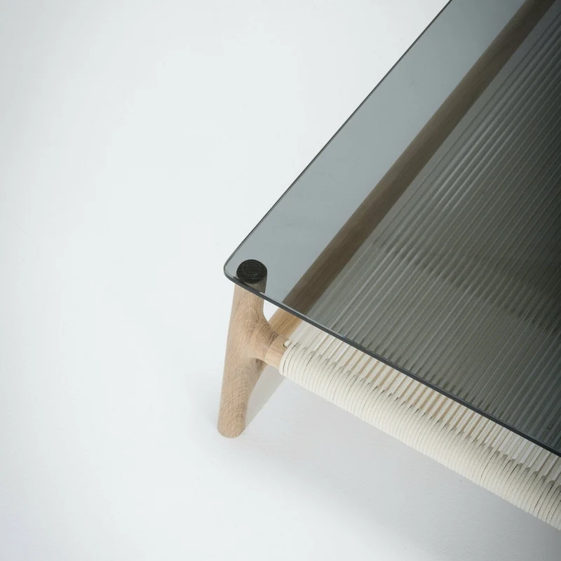 Table basse carrée en chêne blanchi huilé et verre trempé gris 90 x 90 cm Fawn - Gazzda