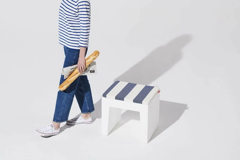 Tabouret gris en matières recyclées Concrete - Fatboy