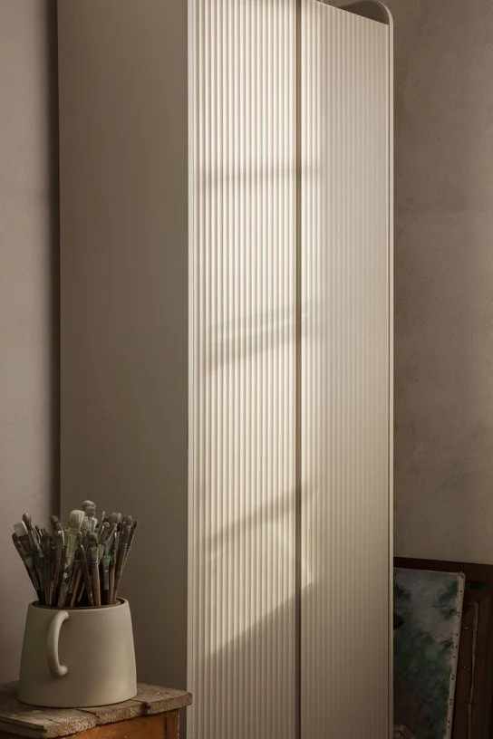 Armoire haute en bois cashmire 70x40x200cm Sill - Ferm Living