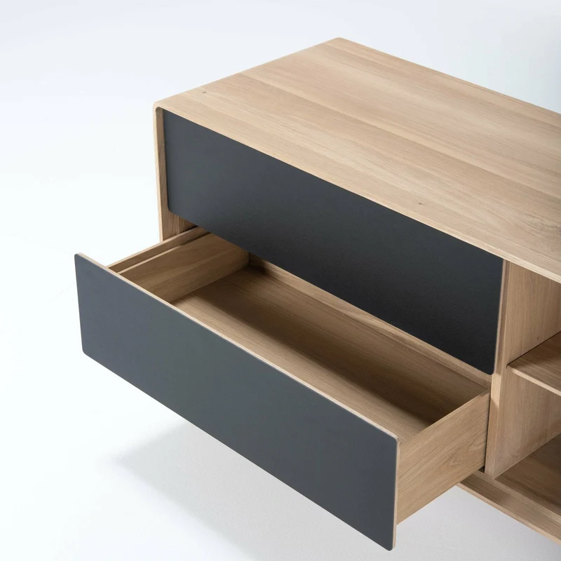 Buffet bas en chêne blanchi huilé et tiroirs en linoléum noirs 45 x 150 cm Fina - Gazzda