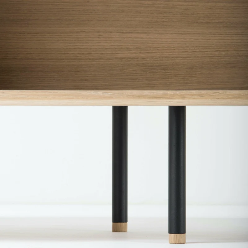 Buffet bas en chêne blanchi huilé et tiroirs en linoléum noirs 45 x 180 cm Fina - Gazzda