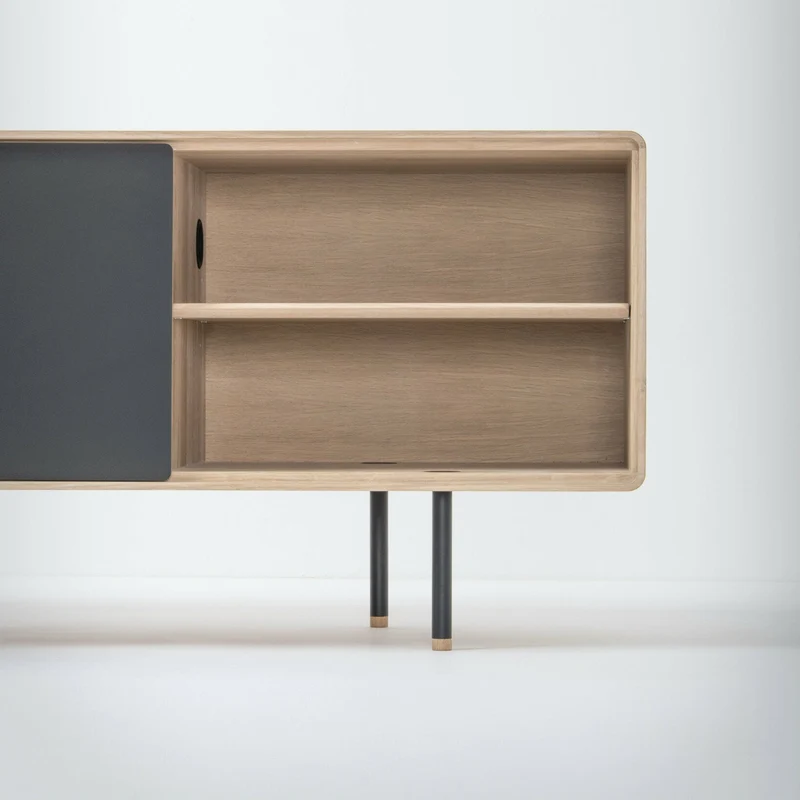 Buffet bas en chêne blanchi huilé et tiroirs en linoléum noirs 45 x 180 cm Fina - Gazzda