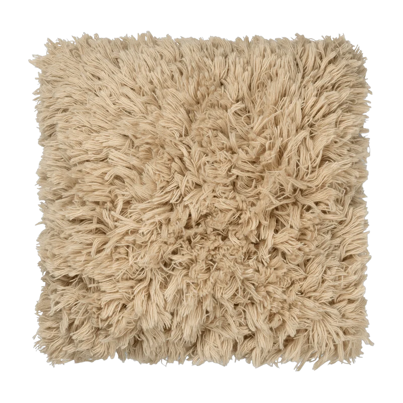 Coussin à poils longs sable clair 50 x 50 cm Meadow - Ferm Living