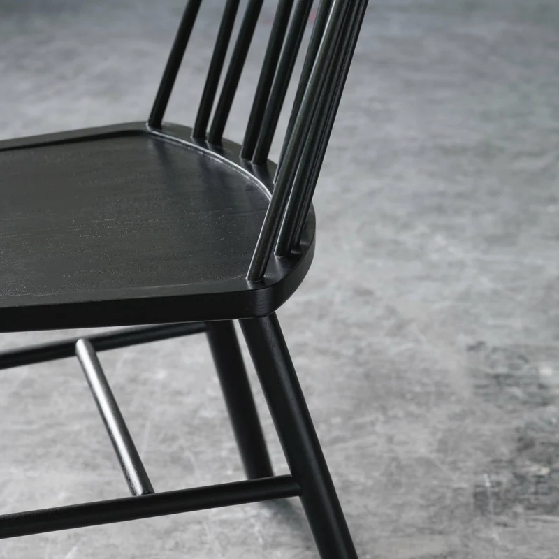 Chaise en frêne noir ZigZag - Hans K