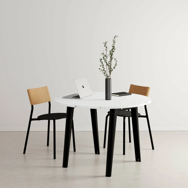 Table ronde en plastique recyclé blanc D108 x 75 cm piètements noirs New Modern - Tiptoe