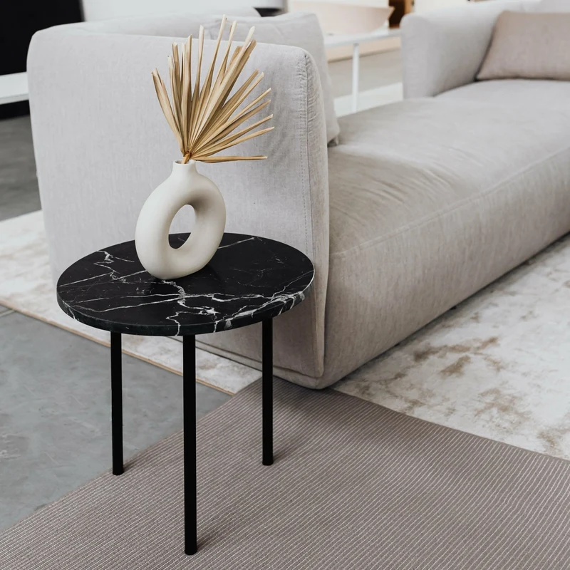 Table basse en marbre noir Marquina brossé S Gruff - Un’common