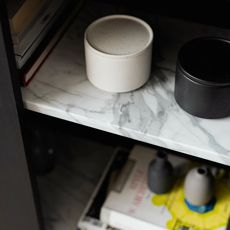 Cabinet en chêne graphite et marbre Forst - Un’common