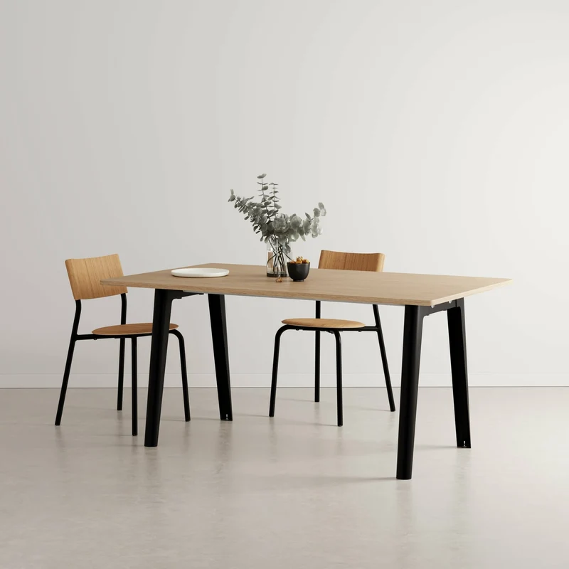 Table à manger en chêne éco-certifié 160 x 95 cm piètements noirs New Modern - Tiptoe