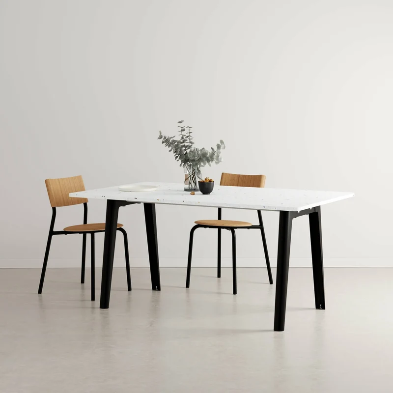 Table à manger en plastique recyclé blanc 160 x 95 cm piètements noirs New Modern - Tiptoe