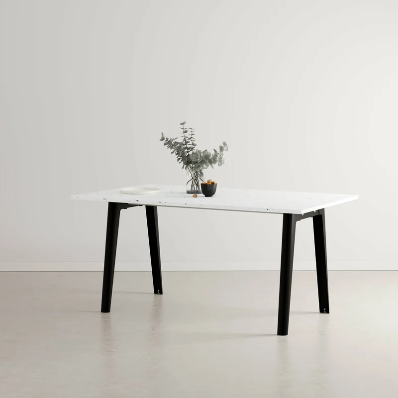 Table à manger en plastique recyclé blanc 160 x 95 cm piètements noirs New Modern - Tiptoe
