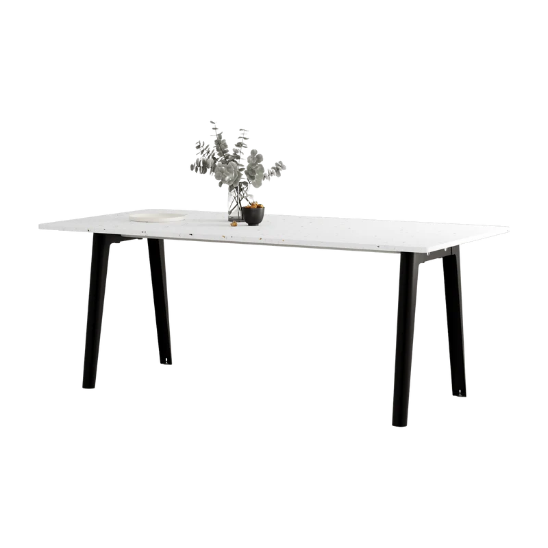 Table à manger en plastique recyclé blanc 190 x 95 cm piètements noirs New Modern - Tiptoe