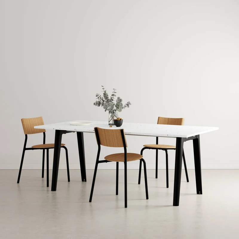 Table à manger en plastique recyclé blanc 190 x 95 cm piètements noirs New Modern - Tiptoe