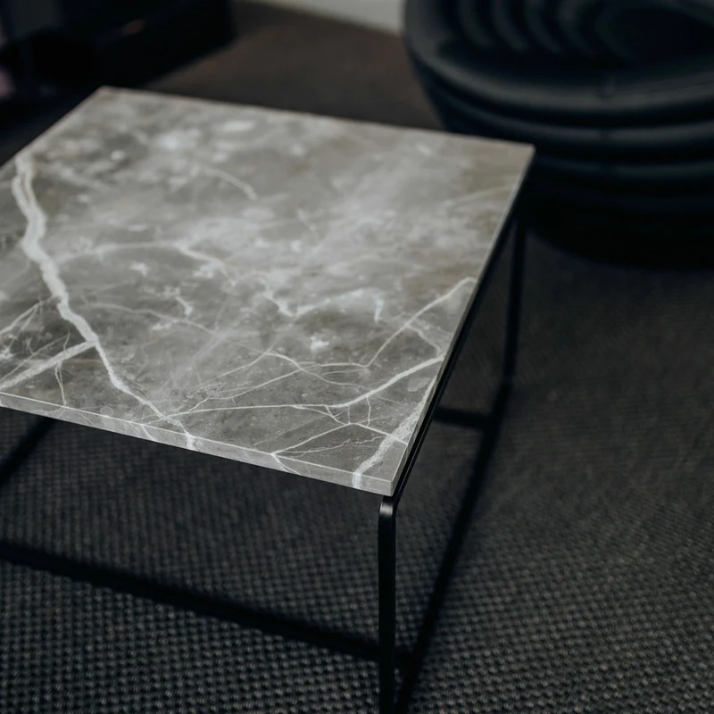 Table basse en marbre gris Form-A - Un’common