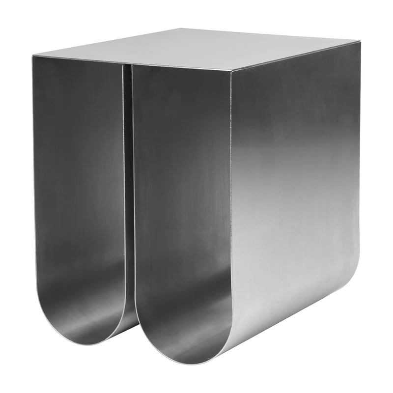 Table d'appoint courbée en acier argenté 26 x 35 cm - Kristina Dam Studio