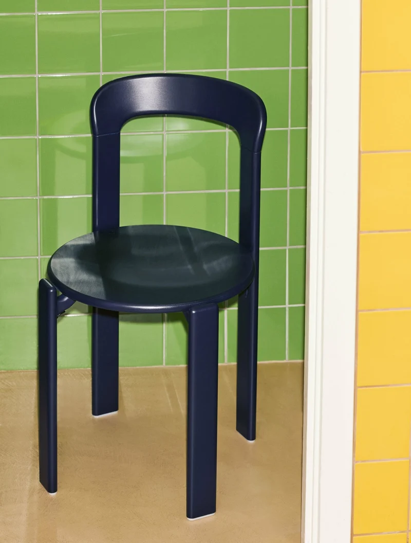 Chaise en bois de hêtre bleu foncé Rey - HAY