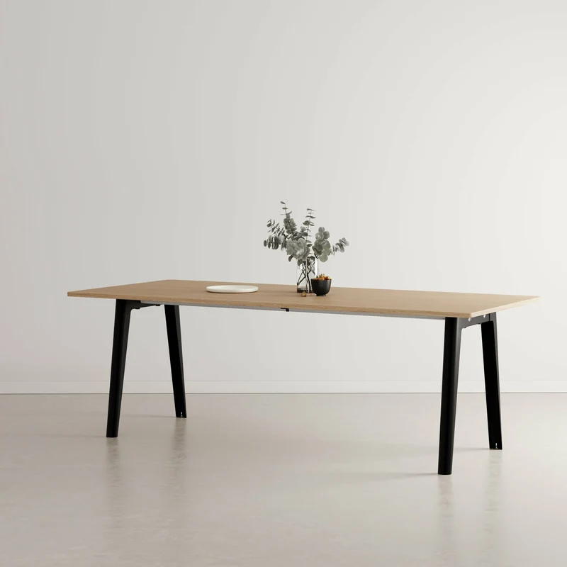 Table à manger en chêne éco-certifié 220 x 95 cm piètements noirs New Modern - Tiptoe