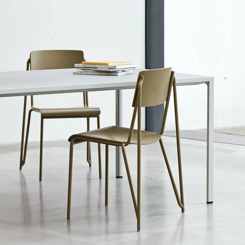 Chaise clay en acier et chêne Petit Standard - HAY