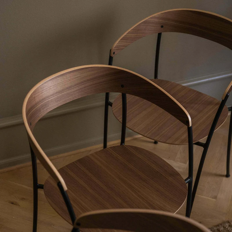 Chaise avec accoudoirs en noyer Missing - New Works