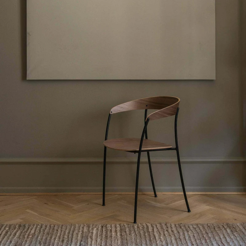 Chaise avec accoudoirs en noyer Missing - New Works