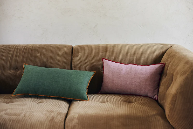 Coussin rose liseré vert 60 x 35 cm Bouquet - HKliving