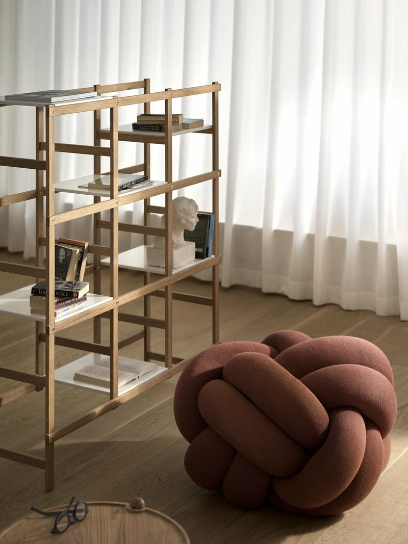 Pouf XL en acrylique et laine ocre Knot - Design House Stockholm