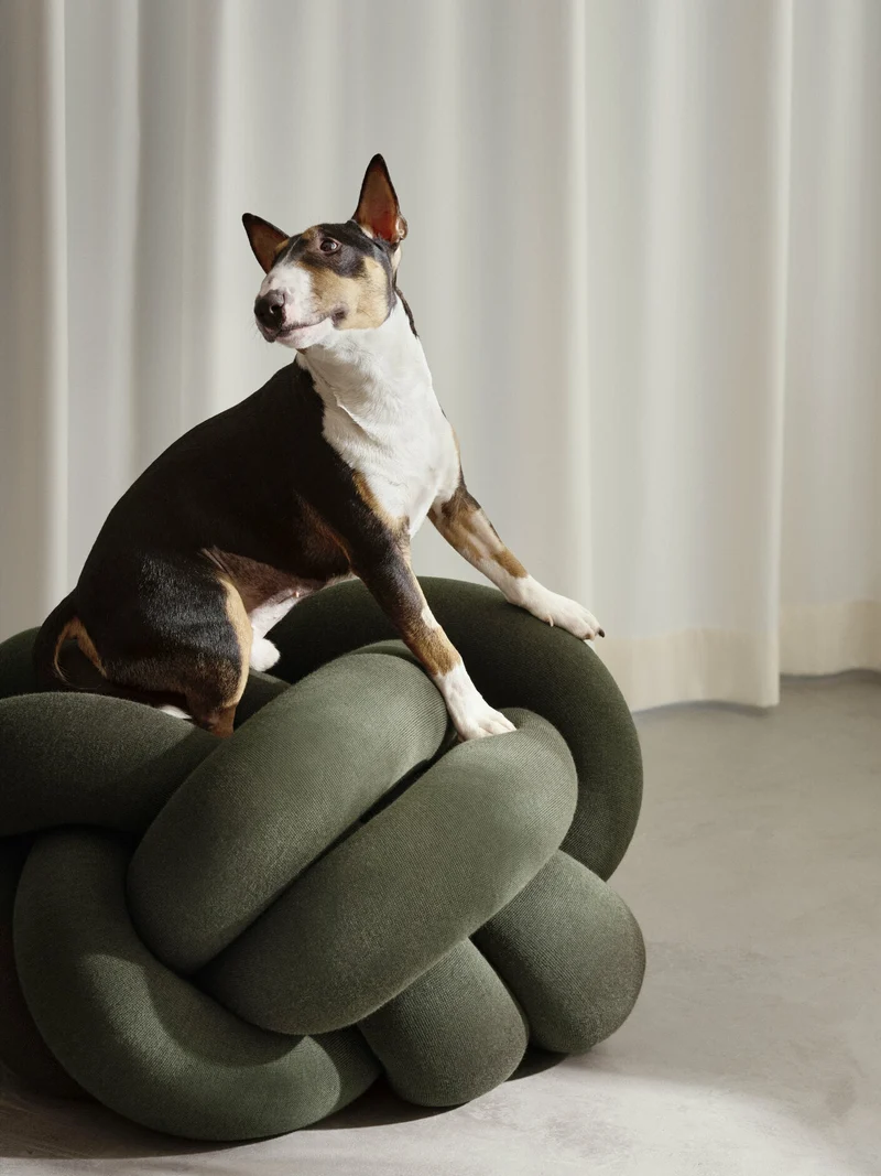Pouf XL en acrylique et laine vert forêt Knot - Design House Stockholm