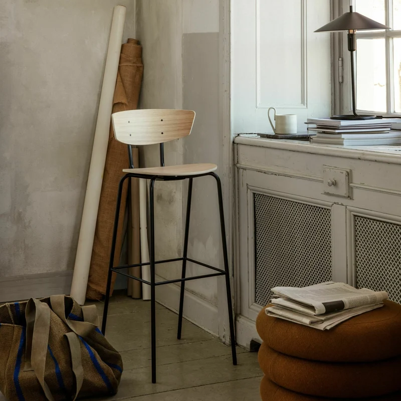 Chaise de bar en chène huilé blanc Herman - Ferm Living