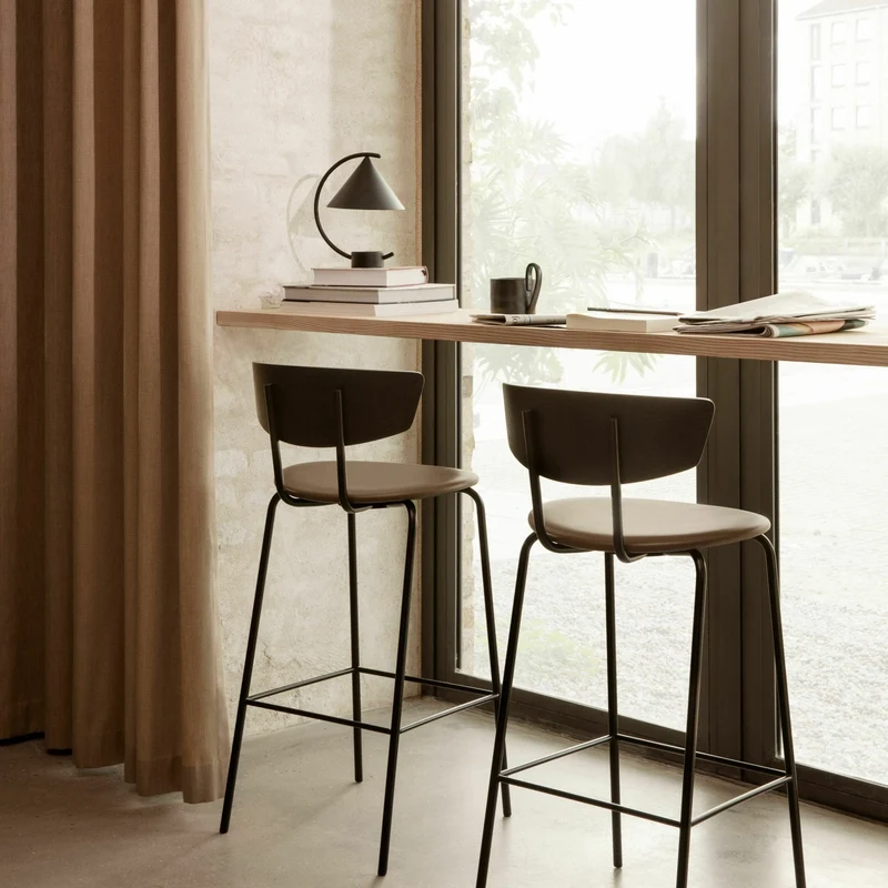 Chaise de comptoir en chêne huilé blanc Herman - Ferm Living