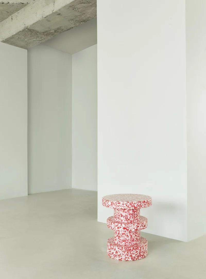 Tabouret en polyéthylène recyclé rouge Stack Bit Stool - Normann Copenhagen