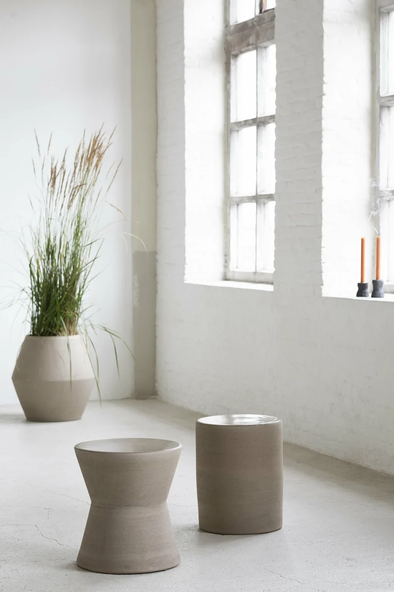 Petite table d'appoint beige en céramique - Serax