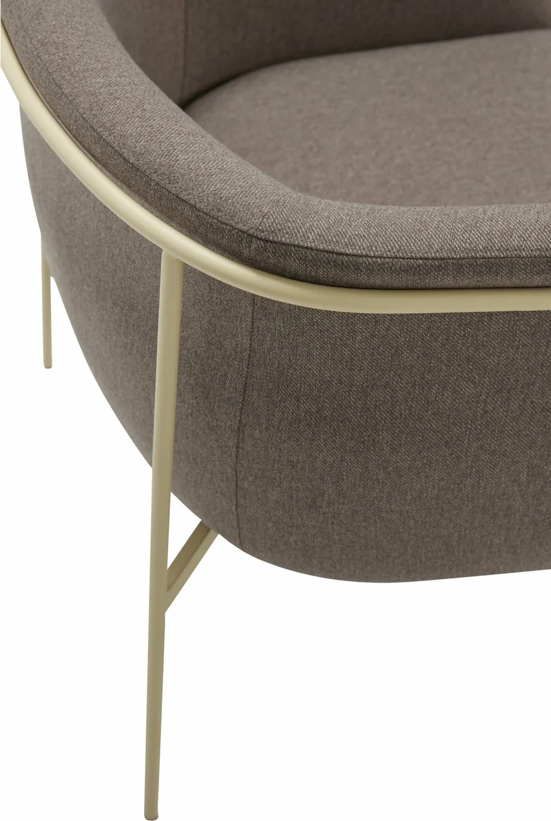 Fauteuil en polyester marron et acier jaune Eyrie - Hübsch