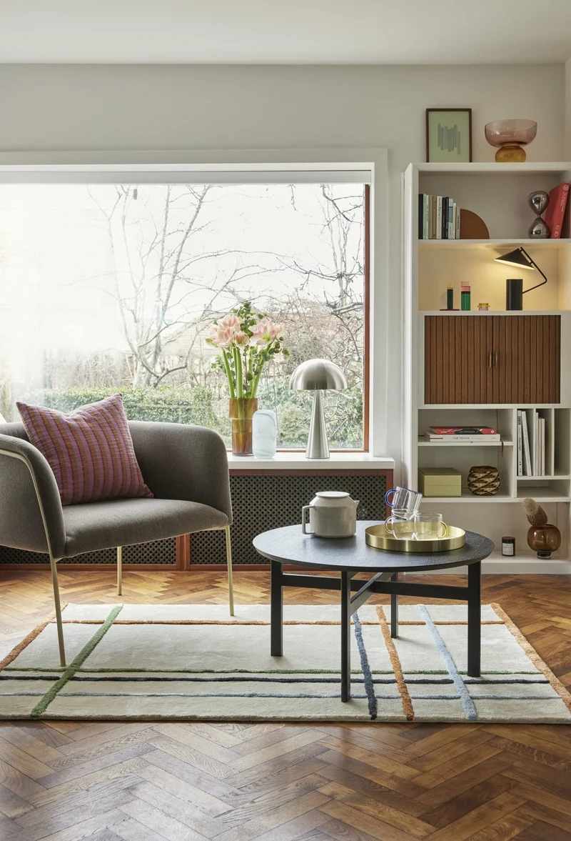 Fauteuil en polyester marron et acier jaune Eyrie - Hübsch