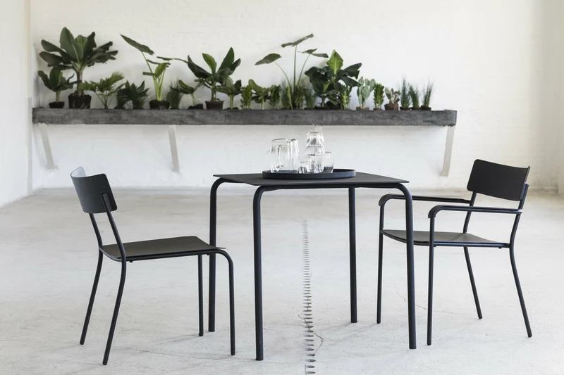 Chaise en aluminium sans accoudoirs noir August - Serax