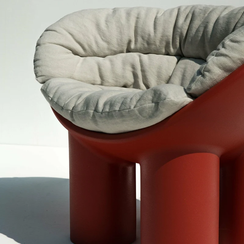 Fauteuil en polyéthylène rouge brique Roly Poly - Driade