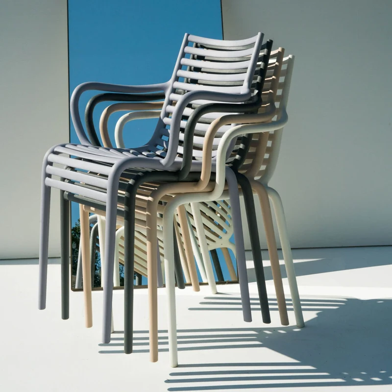 Chaise en plastique recyclé gris foncé PIP-e Green - Driade